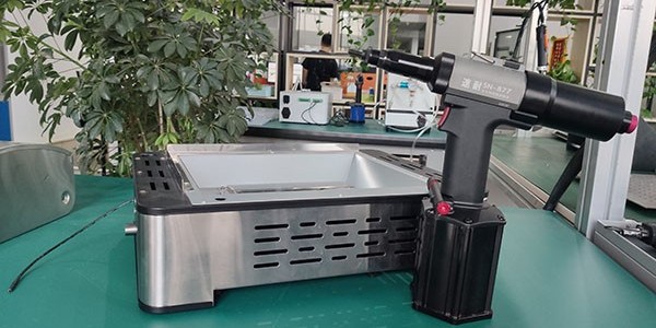 樱桃视频APP在线18螺母枪的应用之钣金加工
