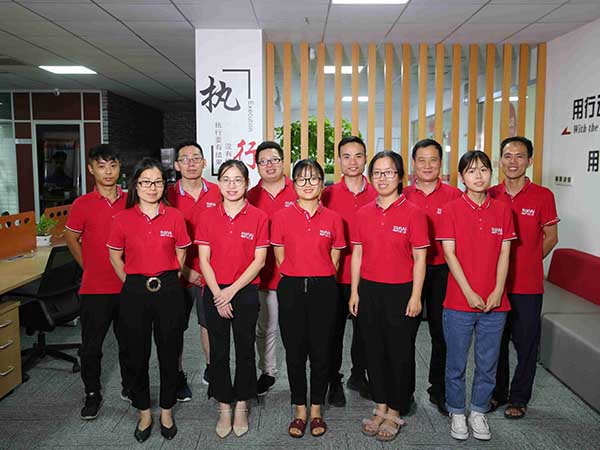 樱桃播放器气动工具公司员工合照