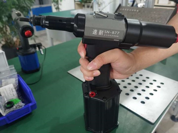 樱桃播放器气动铆螺母枪