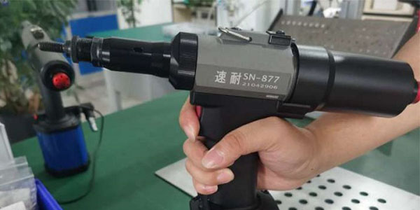 气动樱桃视频APP在线18螺母枪按下开关不旋转是什么原因